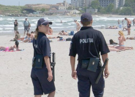 Arestaţi pentru 29 de zile după ce a furat de pe plajă, în Mamaia